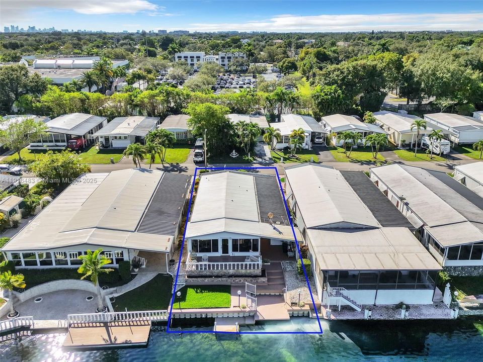 For Sale: $425,000 (2 beds, 2 baths, 1320 Square Feet)