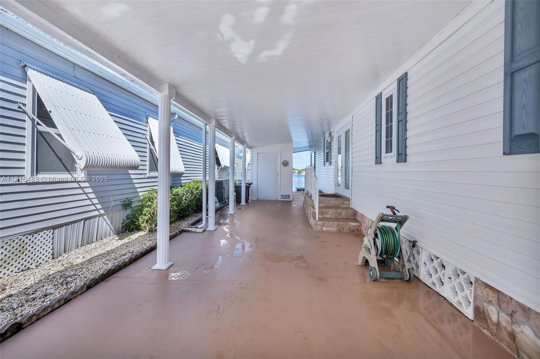 For Sale: $425,000 (2 beds, 2 baths, 1320 Square Feet)