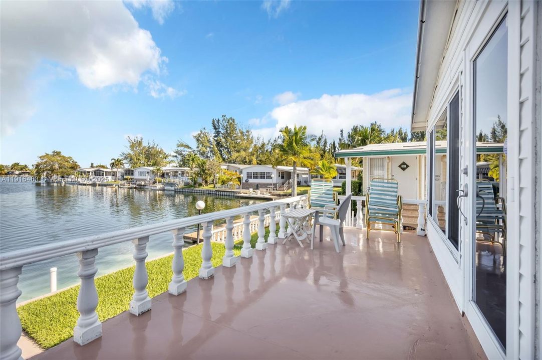 For Sale: $425,000 (2 beds, 2 baths, 1320 Square Feet)