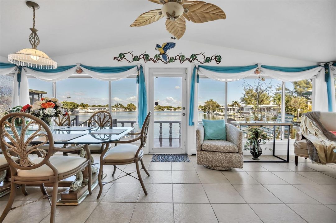 For Sale: $425,000 (2 beds, 2 baths, 1320 Square Feet)