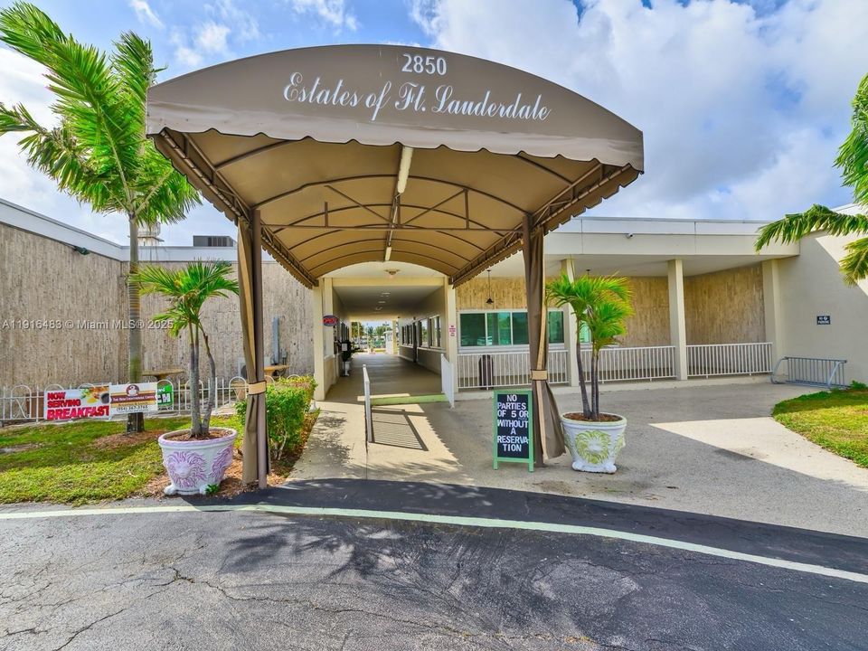 For Sale: $425,000 (2 beds, 2 baths, 1320 Square Feet)