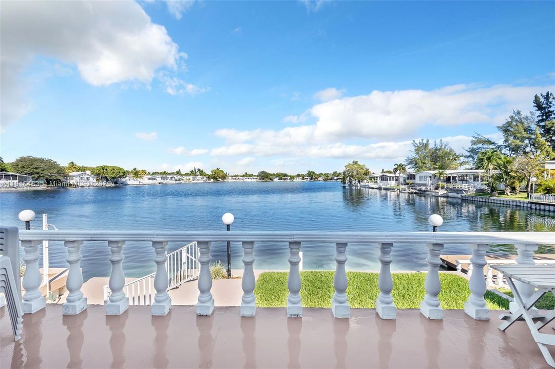 For Sale: $425,000 (2 beds, 2 baths, 1320 Square Feet)