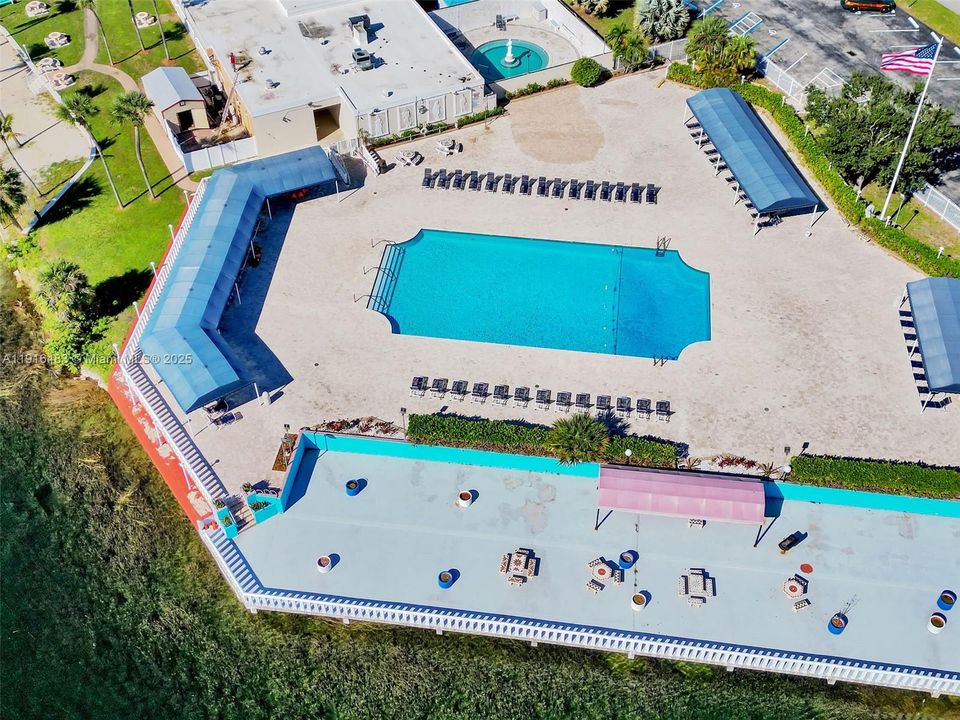 For Sale: $425,000 (2 beds, 2 baths, 1320 Square Feet)