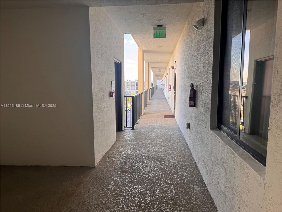 Recently Rented: $3,300 (3 beds, 2 baths, 1334 Square Feet)