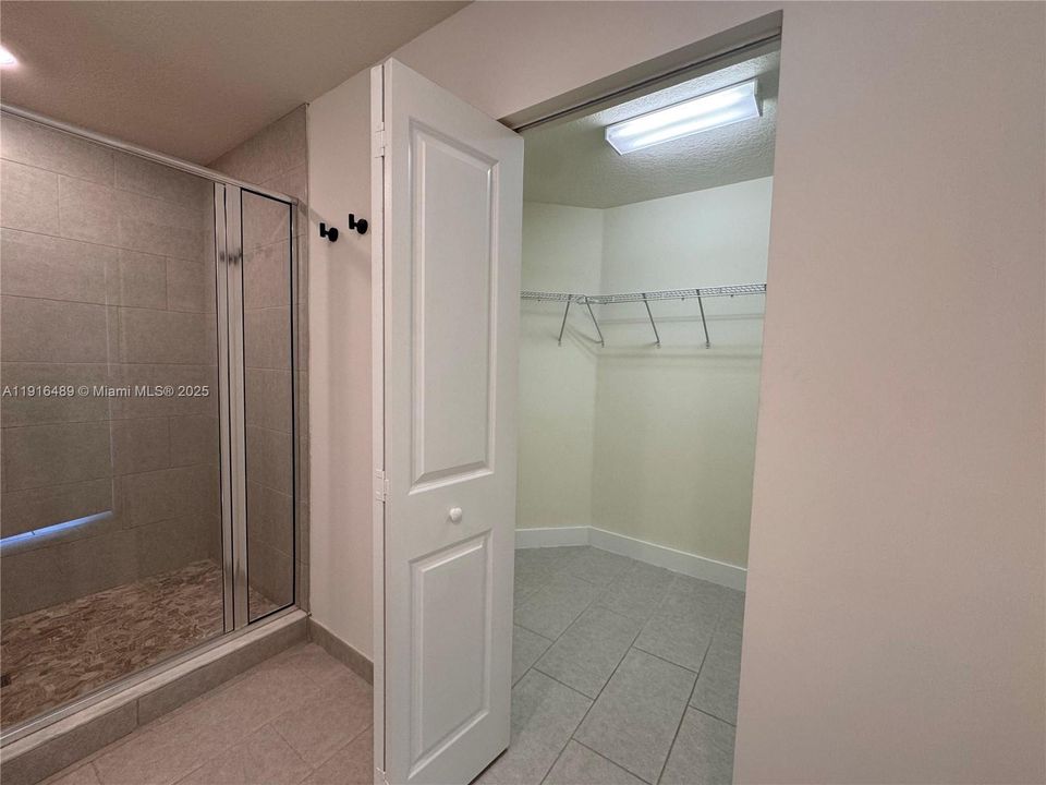 Recently Rented: $3,300 (3 beds, 2 baths, 1334 Square Feet)