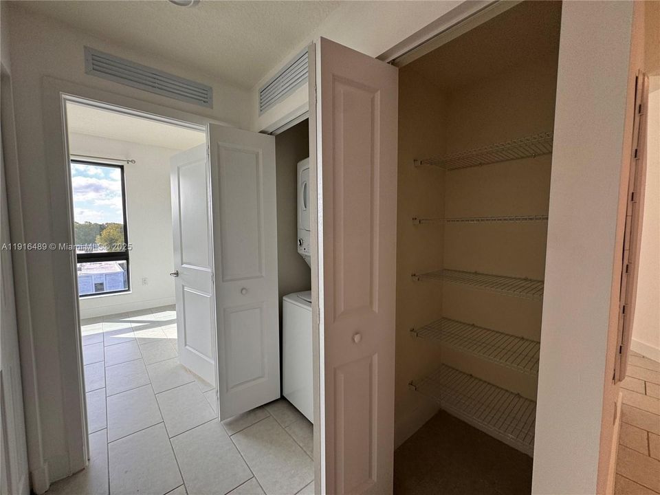 Recently Rented: $3,300 (3 beds, 2 baths, 1334 Square Feet)