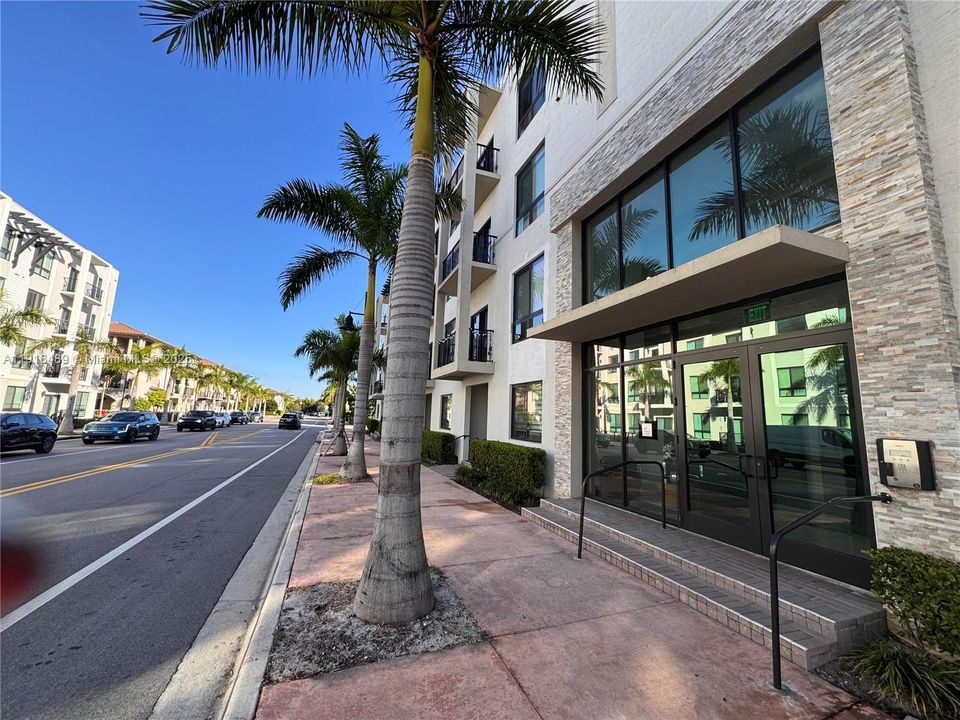 Recently Rented: $3,300 (3 beds, 2 baths, 1334 Square Feet)