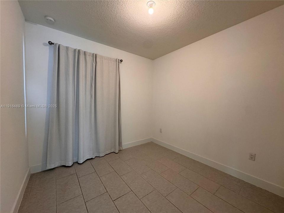 Recently Rented: $3,300 (3 beds, 2 baths, 1334 Square Feet)