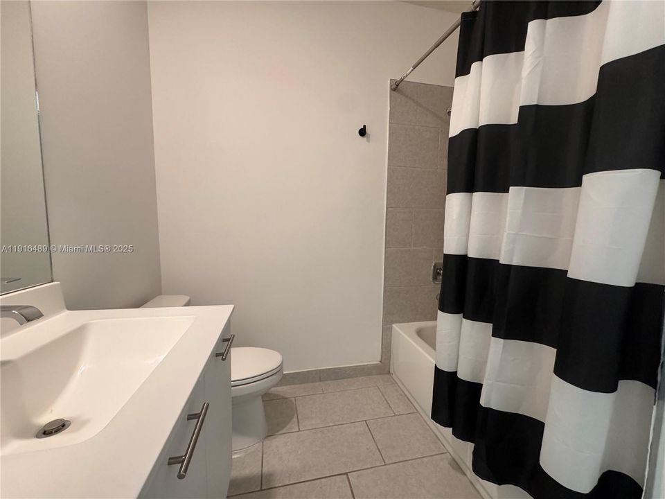 Recently Rented: $3,300 (3 beds, 2 baths, 1334 Square Feet)