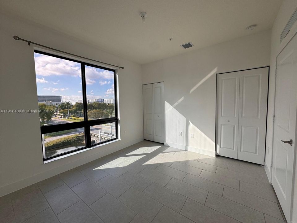 Recently Rented: $3,300 (3 beds, 2 baths, 1334 Square Feet)