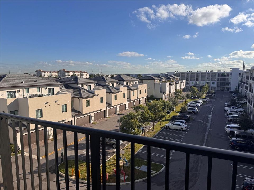 Recently Rented: $3,300 (3 beds, 2 baths, 1334 Square Feet)