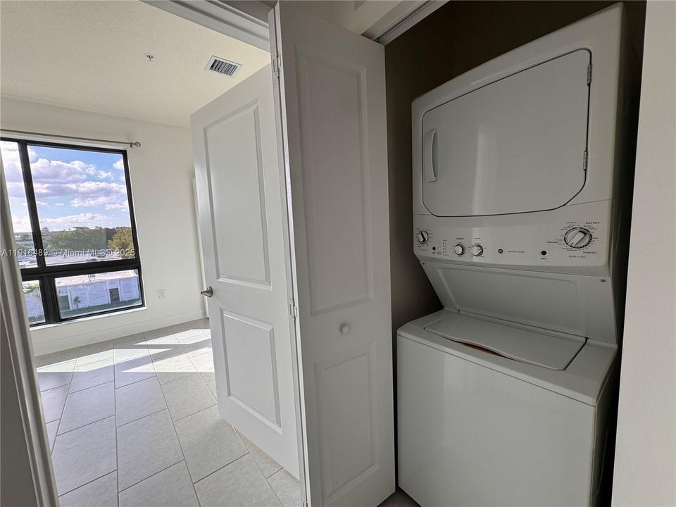 Recently Rented: $3,300 (3 beds, 2 baths, 1334 Square Feet)