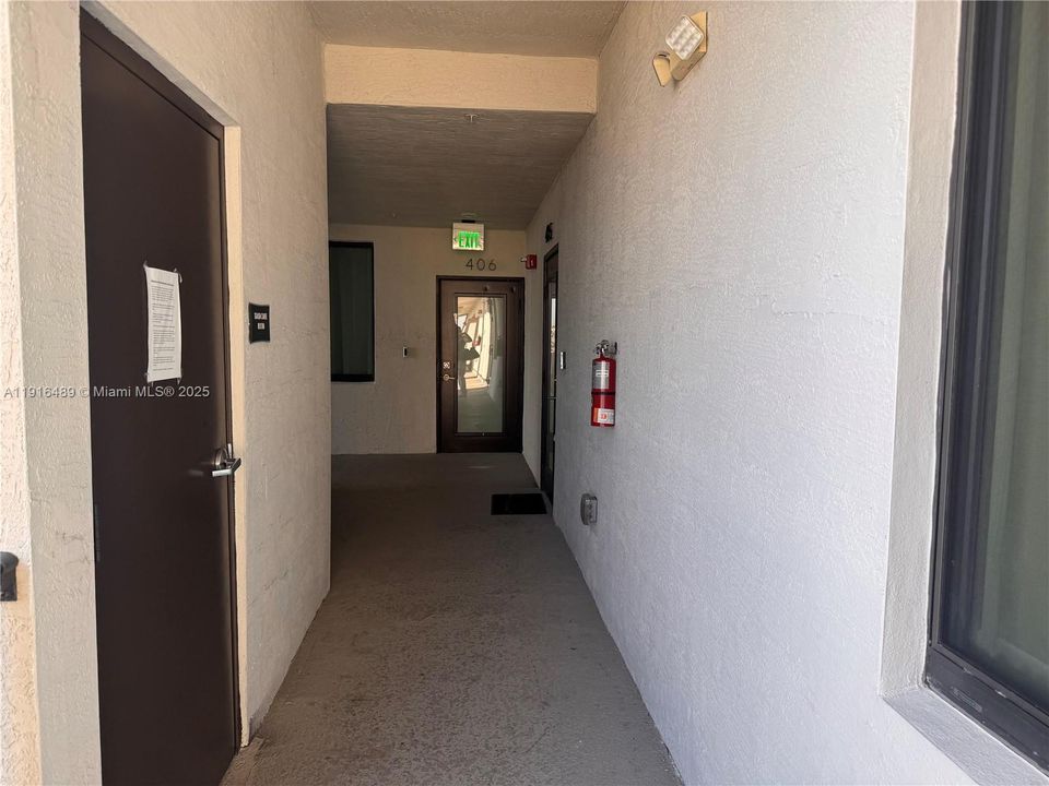 Recently Rented: $3,300 (3 beds, 2 baths, 1334 Square Feet)