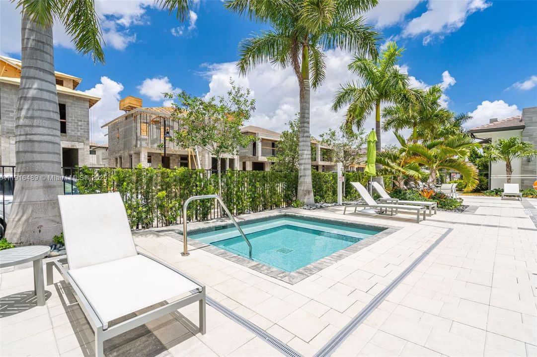 Recently Rented: $3,300 (3 beds, 2 baths, 1334 Square Feet)