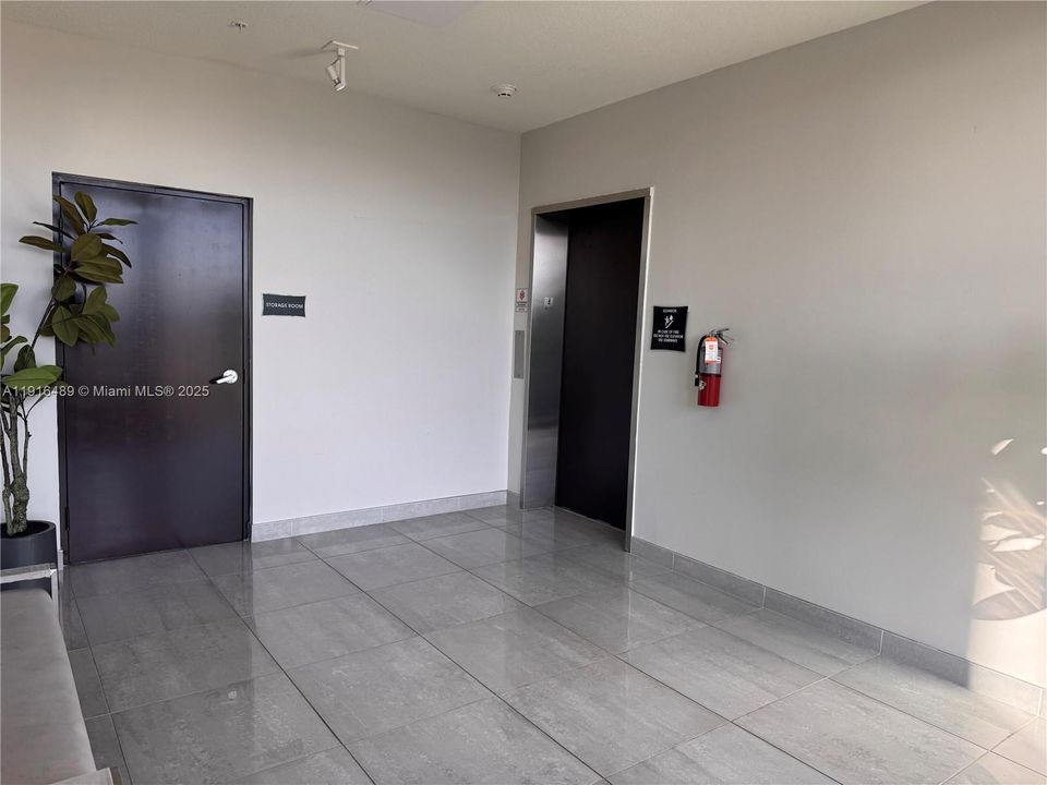 Recently Rented: $3,300 (3 beds, 2 baths, 1334 Square Feet)