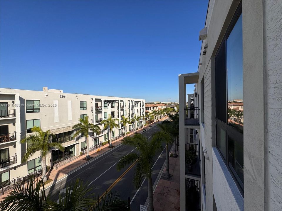 Recently Rented: $3,300 (3 beds, 2 baths, 1334 Square Feet)