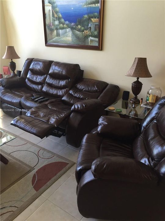 В аренду: $2,350 (2 спален, 2 ванн, 1020 Квадратных фут)