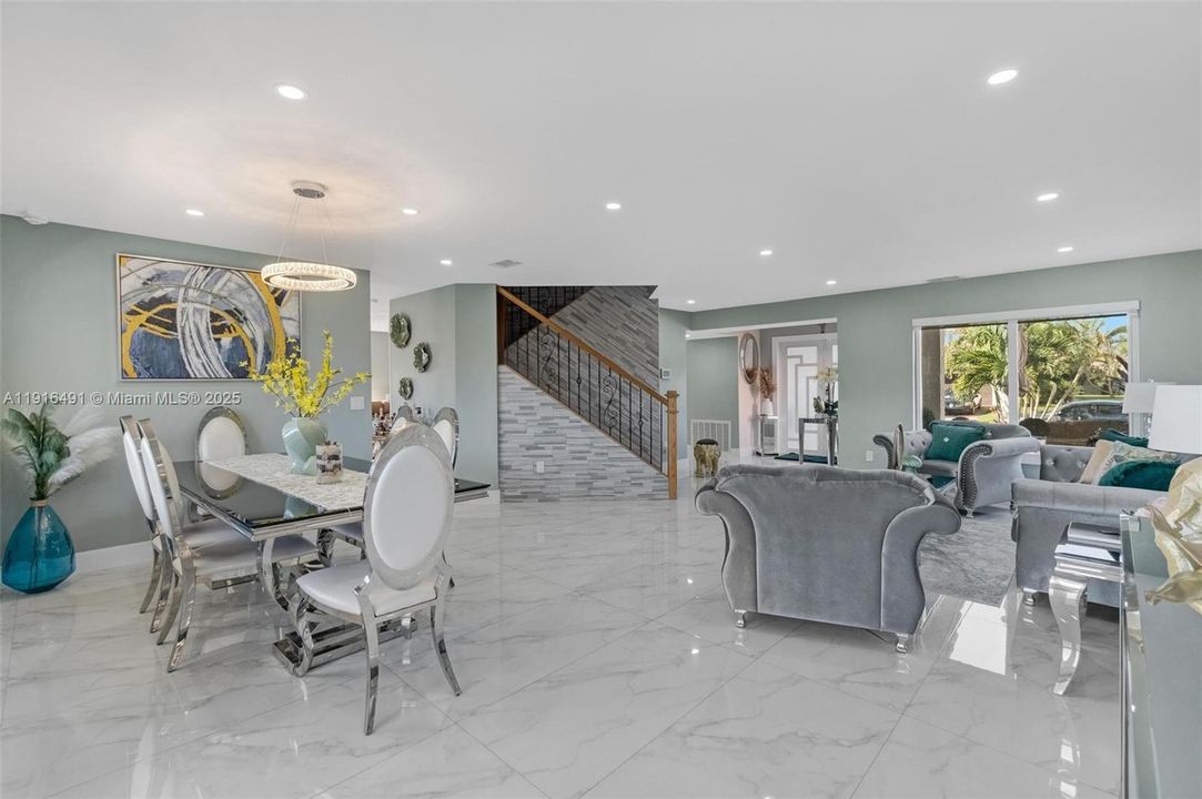 Activo con contrato: $850,000 (4 camas, 2 baños, 2276 Pies cuadrados)