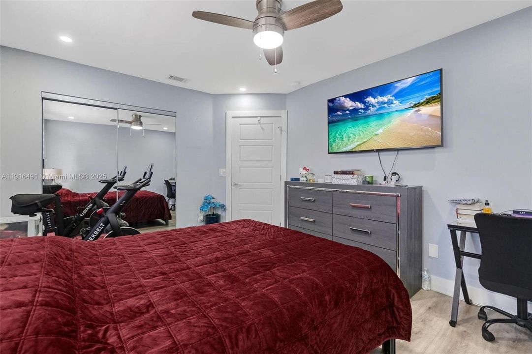 Activo con contrato: $850,000 (4 camas, 2 baños, 2276 Pies cuadrados)