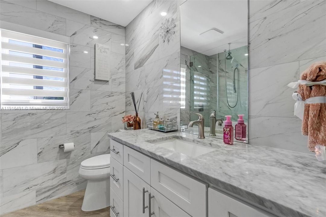 Activo con contrato: $850,000 (4 camas, 2 baños, 2276 Pies cuadrados)