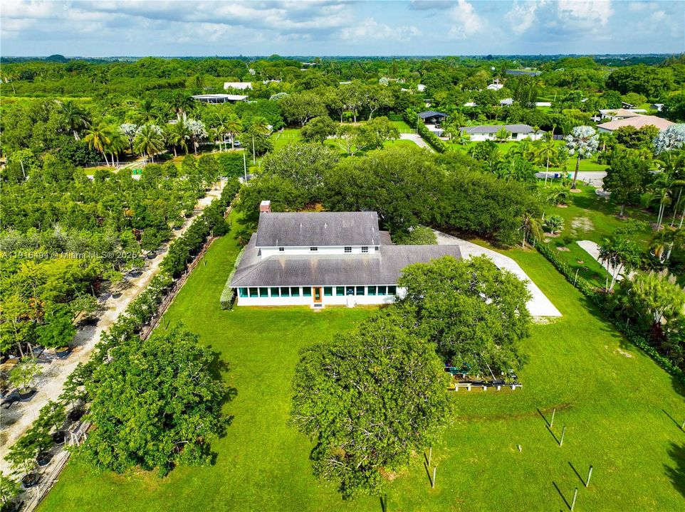 待售: $1,500,000 (7 贝兹, 4 浴室, 3294 平方英尺)