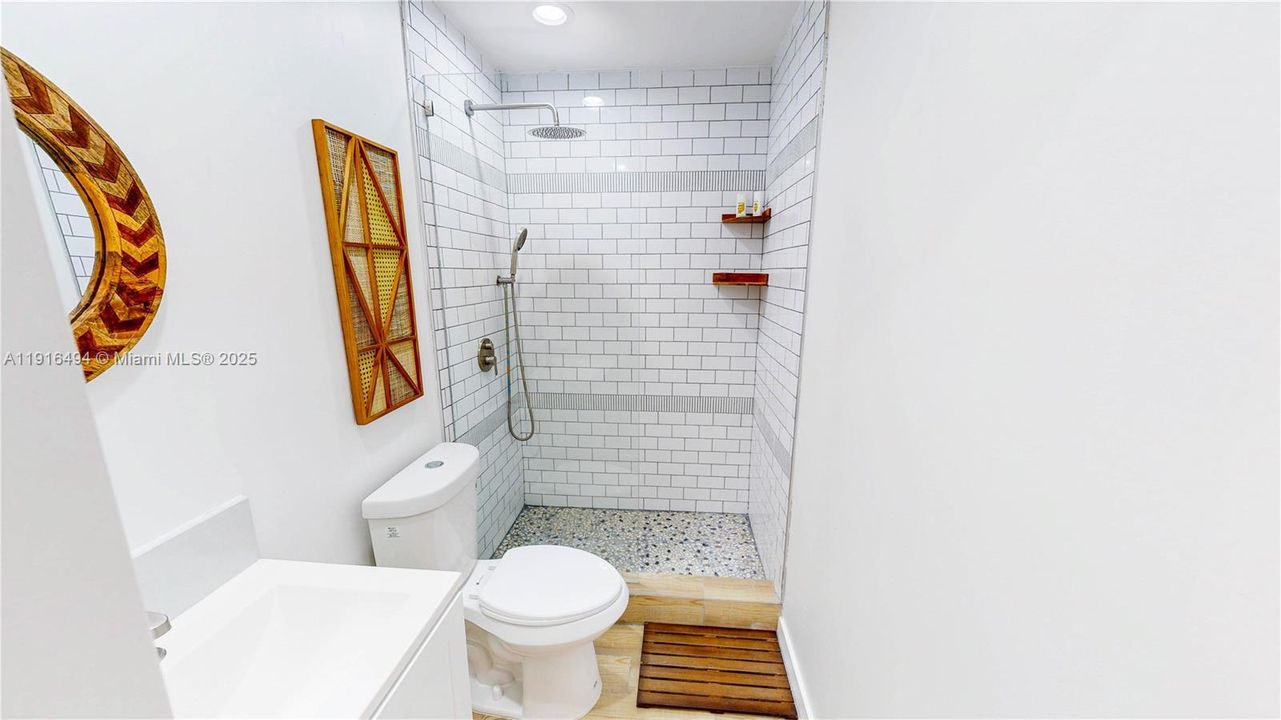 待售: $1,500,000 (7 贝兹, 4 浴室, 3294 平方英尺)