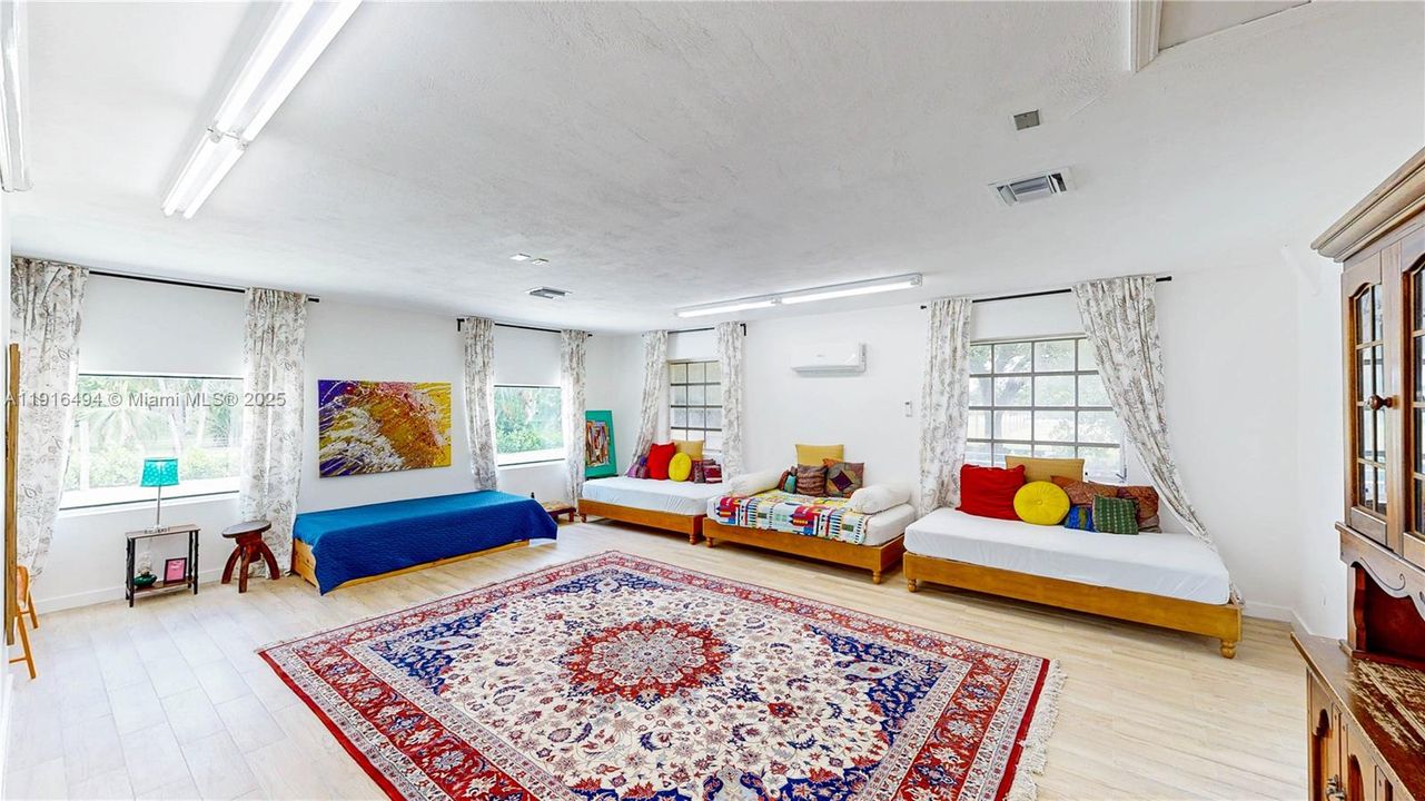 待售: $1,500,000 (7 贝兹, 4 浴室, 3294 平方英尺)