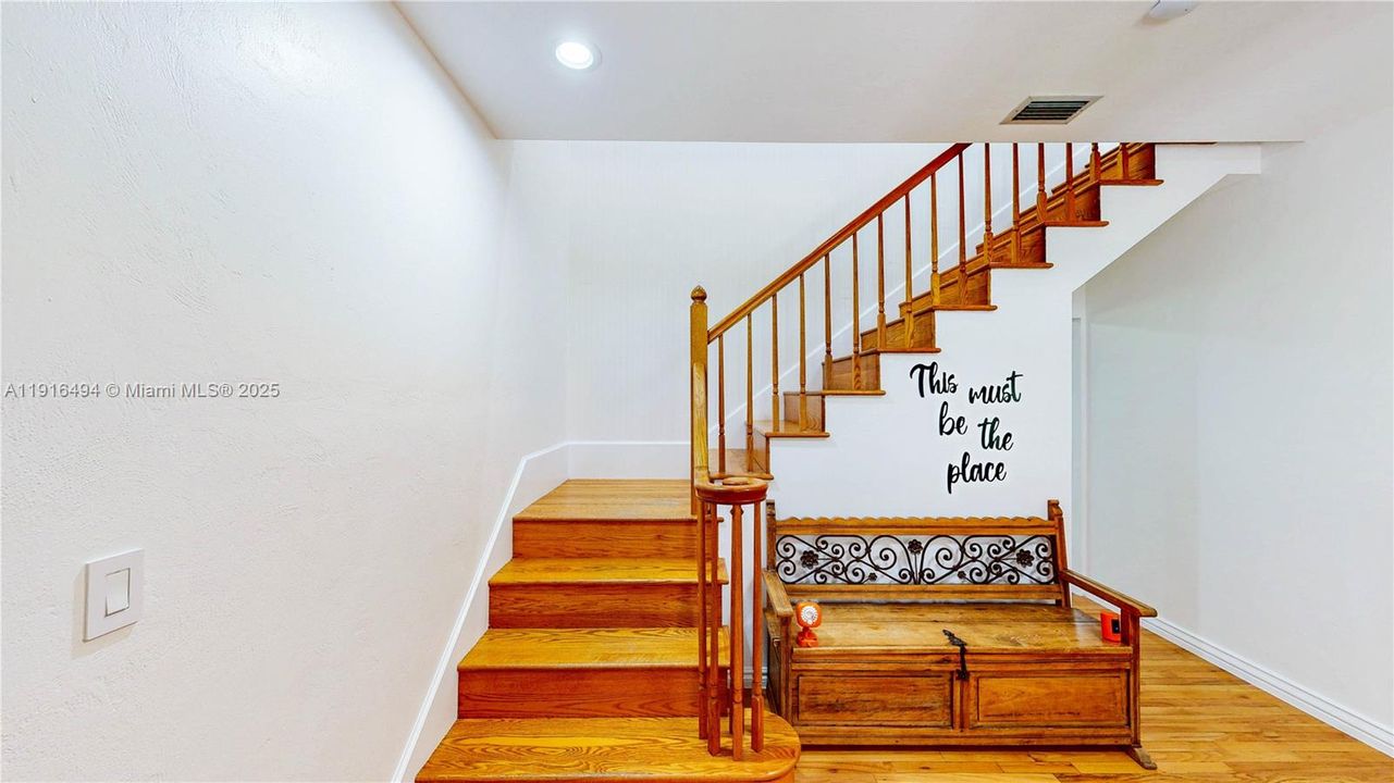 待售: $1,500,000 (7 贝兹, 4 浴室, 3294 平方英尺)