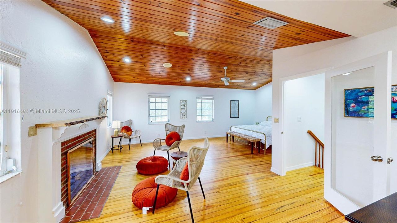 待售: $1,500,000 (7 贝兹, 4 浴室, 3294 平方英尺)