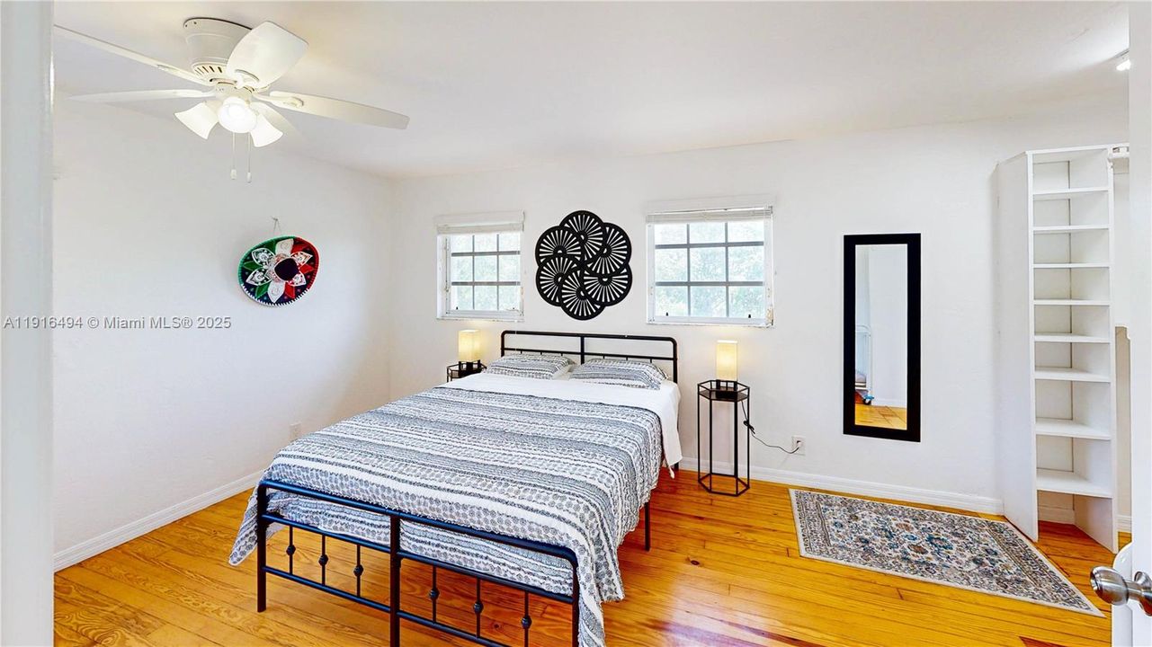 待售: $1,500,000 (7 贝兹, 4 浴室, 3294 平方英尺)