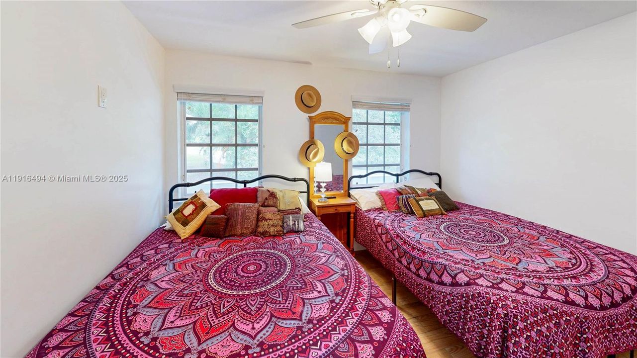 待售: $1,500,000 (7 贝兹, 4 浴室, 3294 平方英尺)