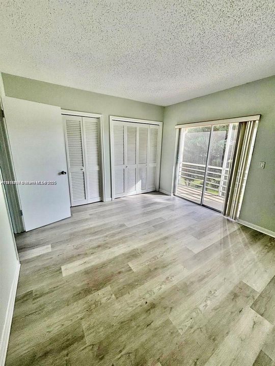 待售: $86,500 (1 贝兹, 1 浴室, 570 平方英尺)