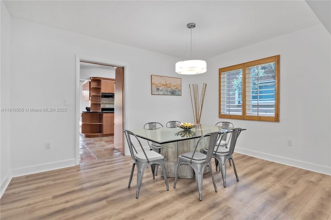 For Sale: $2,599,000 (5 beds, 4 baths, 3422 Square Feet)