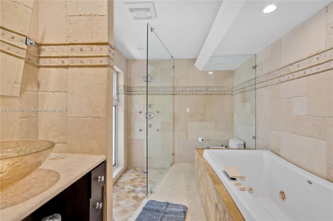 For Sale: $2,599,000 (5 beds, 4 baths, 3422 Square Feet)