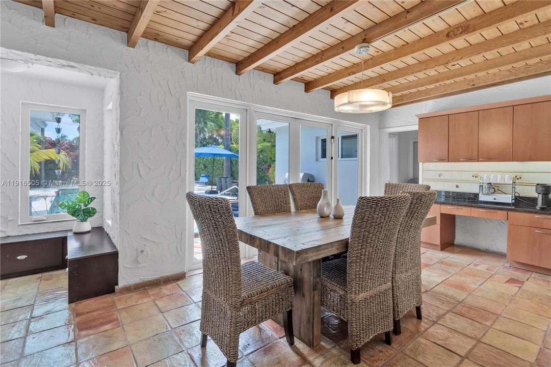 For Sale: $2,599,000 (5 beds, 4 baths, 3422 Square Feet)