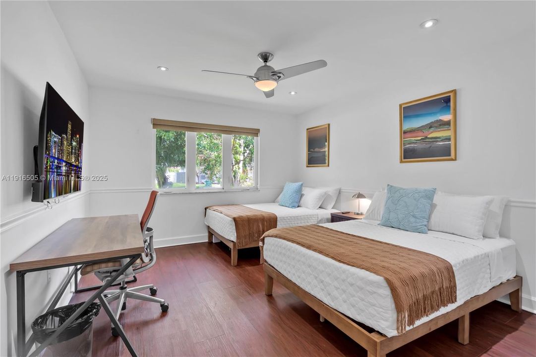 For Sale: $2,599,000 (5 beds, 4 baths, 3422 Square Feet)