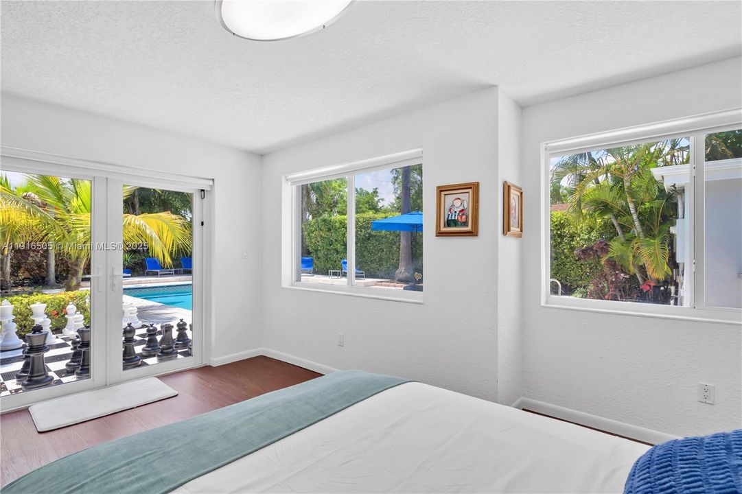 For Sale: $2,599,000 (5 beds, 4 baths, 3422 Square Feet)