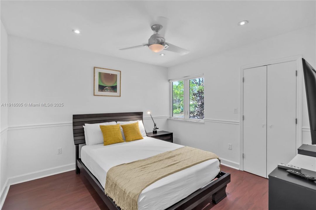 For Sale: $2,599,000 (5 beds, 4 baths, 3422 Square Feet)