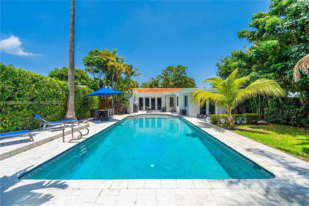 For Sale: $2,599,000 (5 beds, 4 baths, 3422 Square Feet)