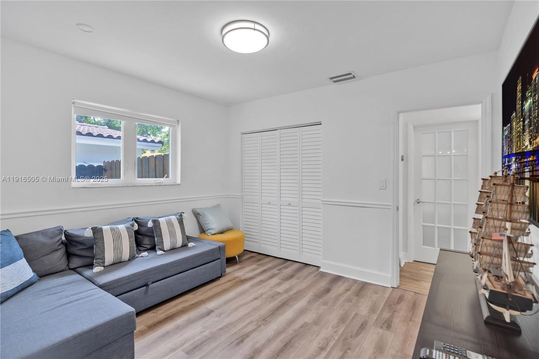 For Sale: $2,599,000 (5 beds, 4 baths, 3422 Square Feet)