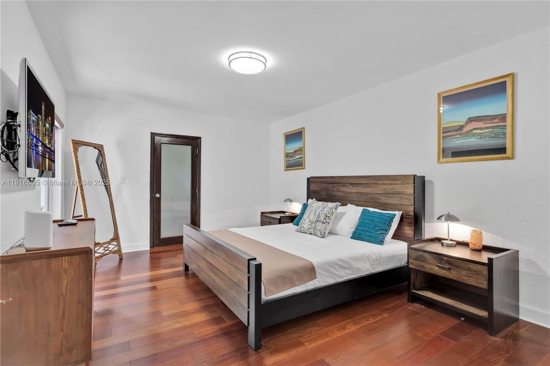 For Sale: $2,599,000 (5 beds, 4 baths, 3422 Square Feet)