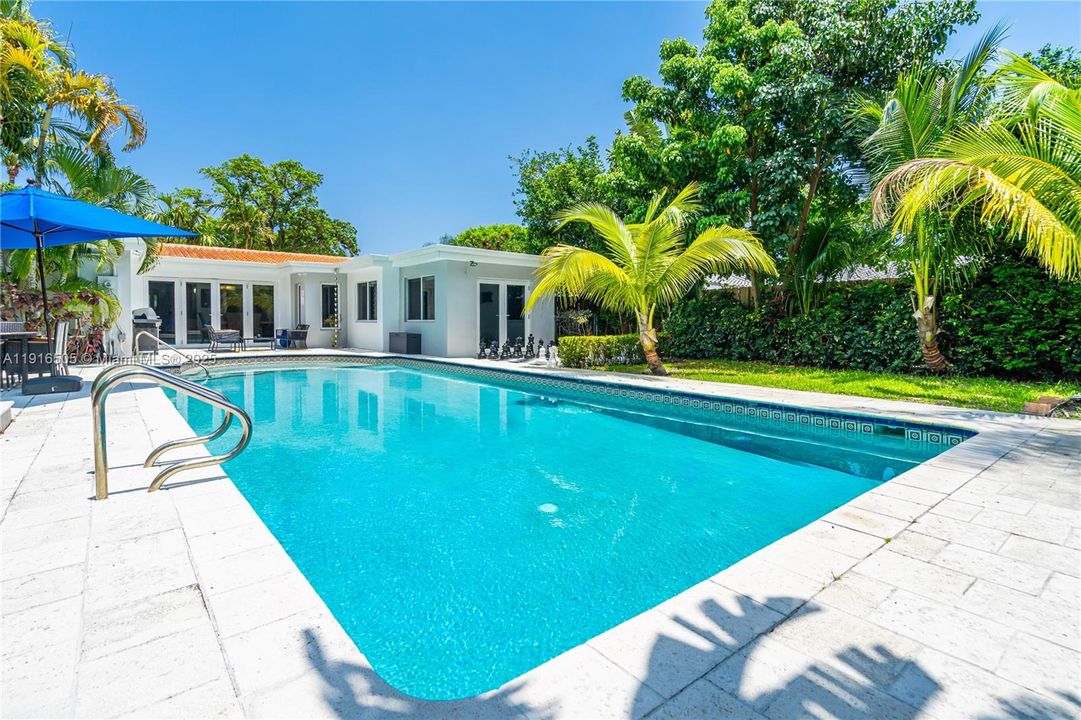 For Sale: $2,599,000 (5 beds, 4 baths, 3422 Square Feet)