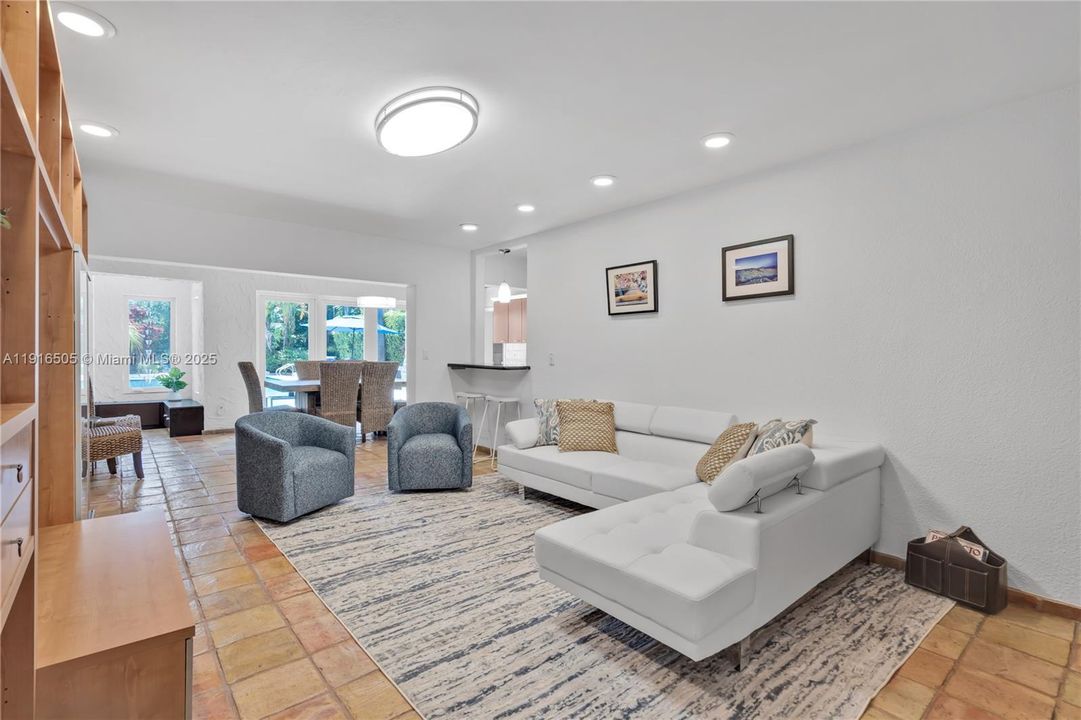 For Sale: $2,599,000 (5 beds, 4 baths, 3422 Square Feet)