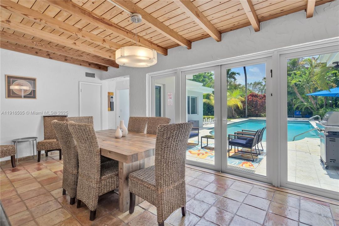 For Sale: $2,599,000 (5 beds, 4 baths, 3422 Square Feet)