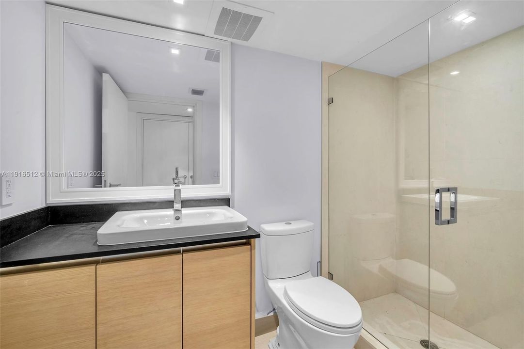 В аренду: $24,500 (4 спален, 5 ванн, 3606 Квадратных фут)