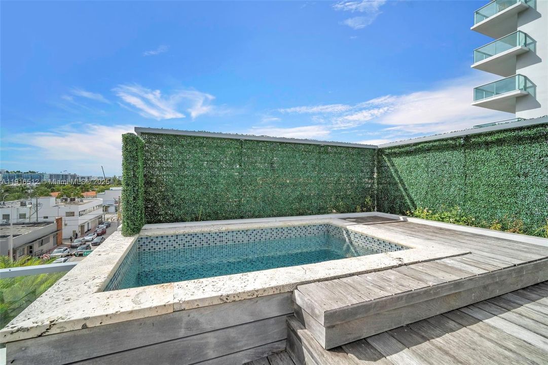 В аренду: $24,500 (4 спален, 5 ванн, 3606 Квадратных фут)