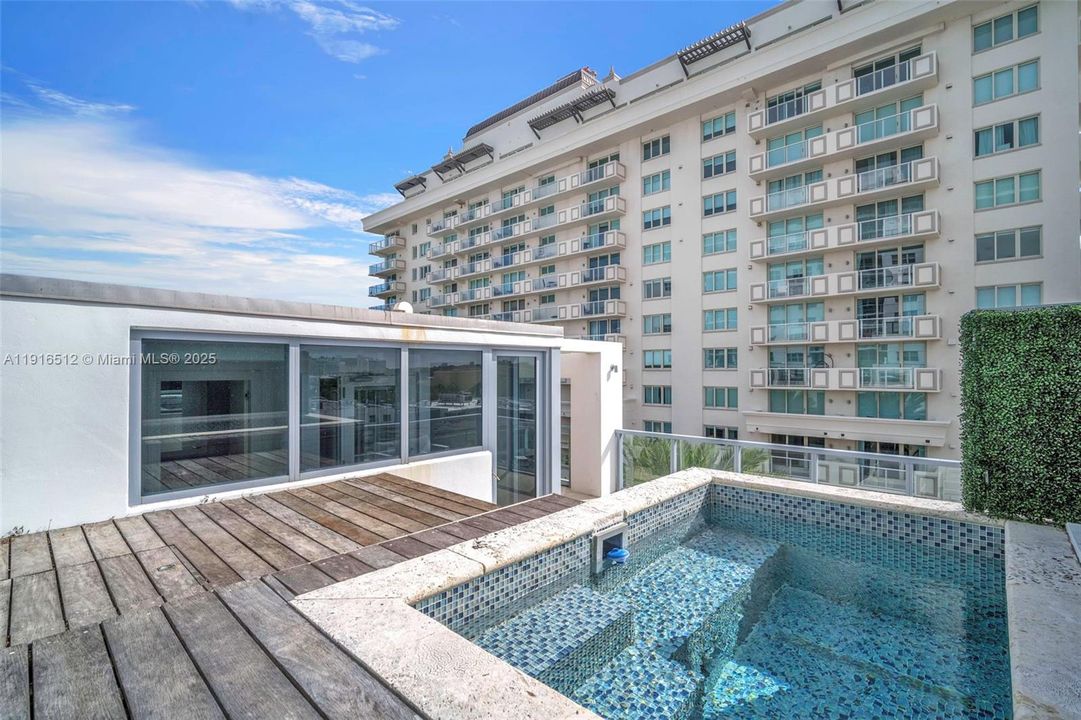 В аренду: $24,500 (4 спален, 5 ванн, 3606 Квадратных фут)