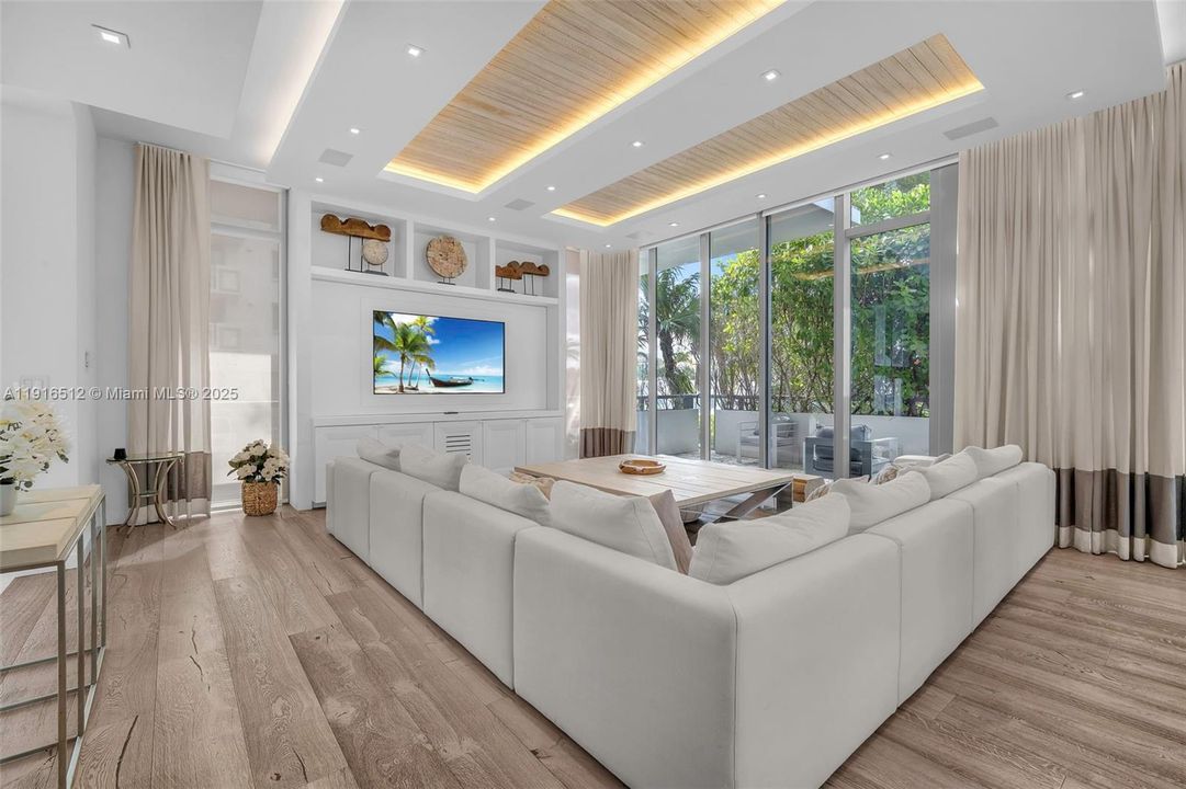 В аренду: $24,500 (4 спален, 5 ванн, 3606 Квадратных фут)