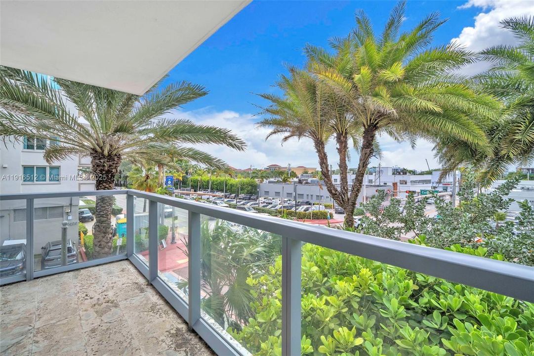 В аренду: $24,500 (4 спален, 5 ванн, 3606 Квадратных фут)