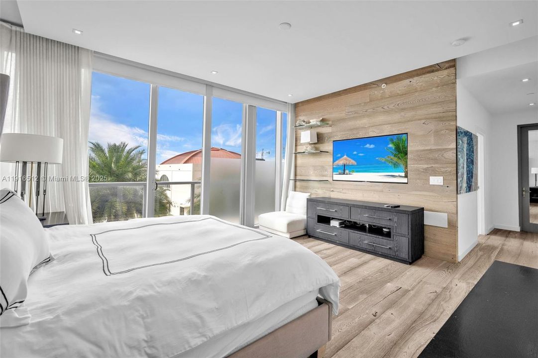 В аренду: $24,500 (4 спален, 5 ванн, 3606 Квадратных фут)